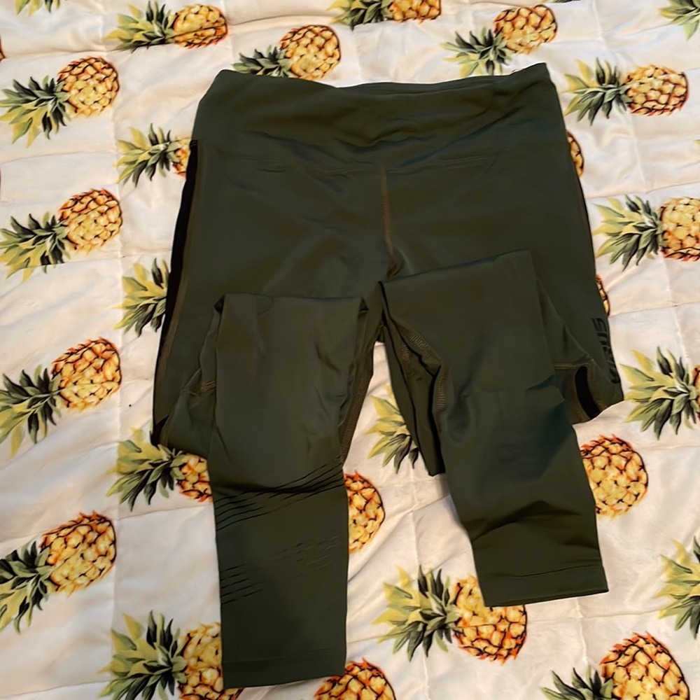 Virus compression leggings